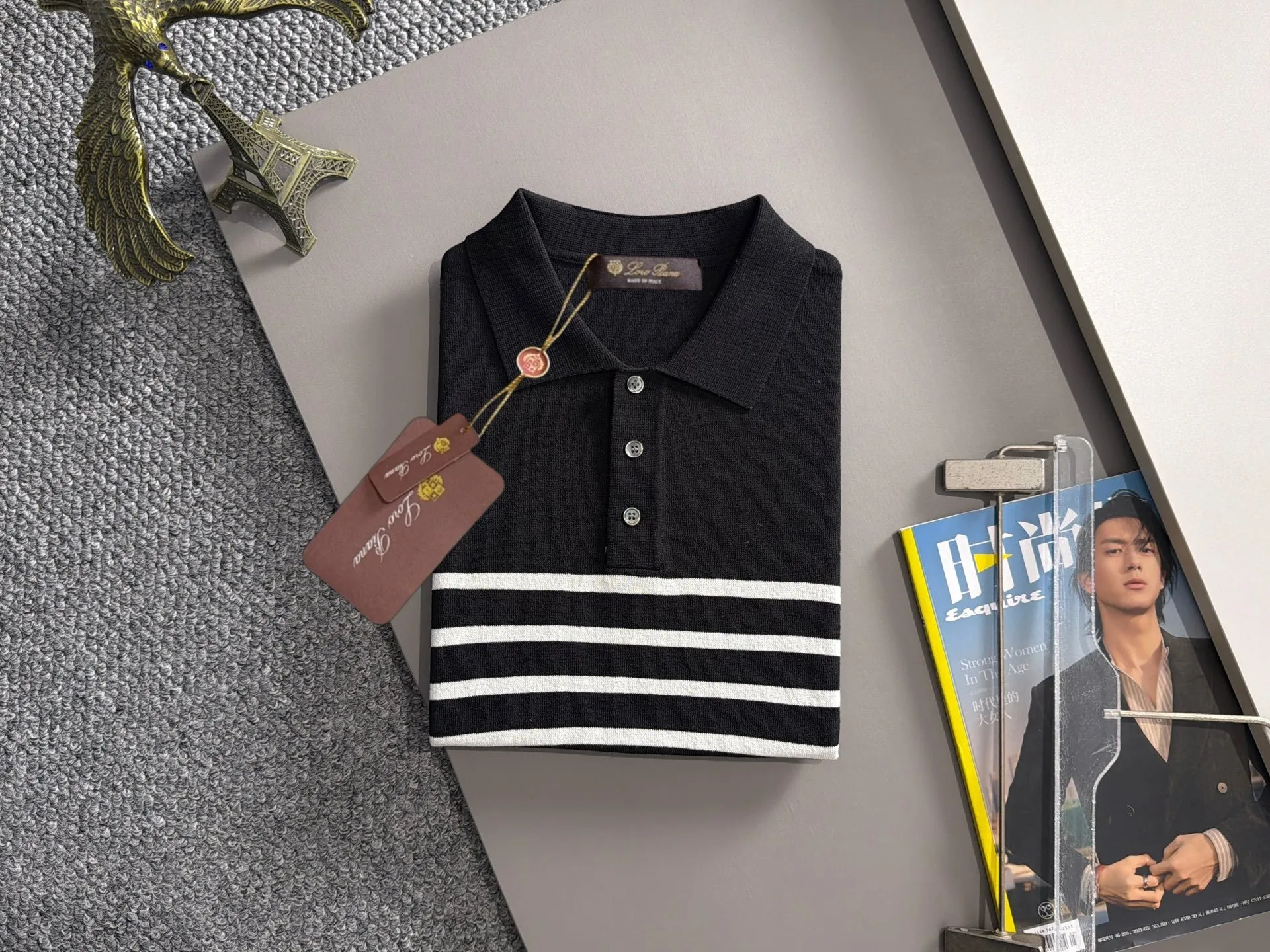 LP high quality Loro Piana 26ss New Arrival men's short-sleeved T-shirt. Made of combed cotton yarn knitted cotton fabric, no pressure when entering and exiting the counter. Exclusive control of raw materials. It feels substantial when weighed, and the upper body is more textured than ordinary T-shirts. This texture can handle the weather easily and is suitable for both hot and cold! Loose fit design, looks noble. The only correct version is available Size: M to 3XL